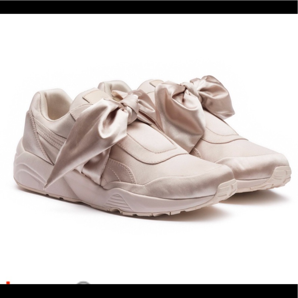 SOLD Women’s PUMA Fenty sneakers. Size 8.